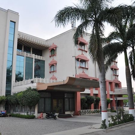 Hotel Jabali Palace Jabalpur Bagian luar foto