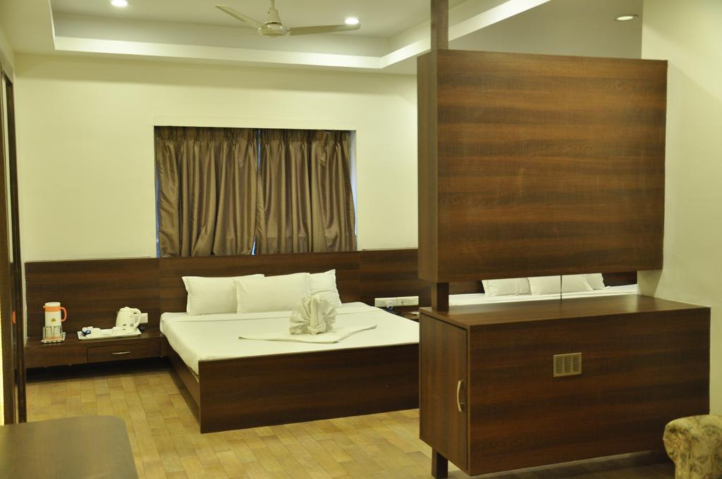 Hotel Jabali Palace Jabalpur Bagian luar foto