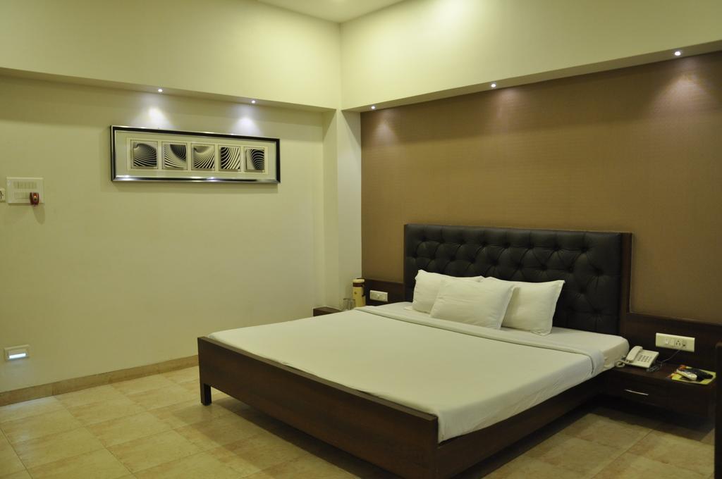 Hotel Jabali Palace Jabalpur Bagian luar foto