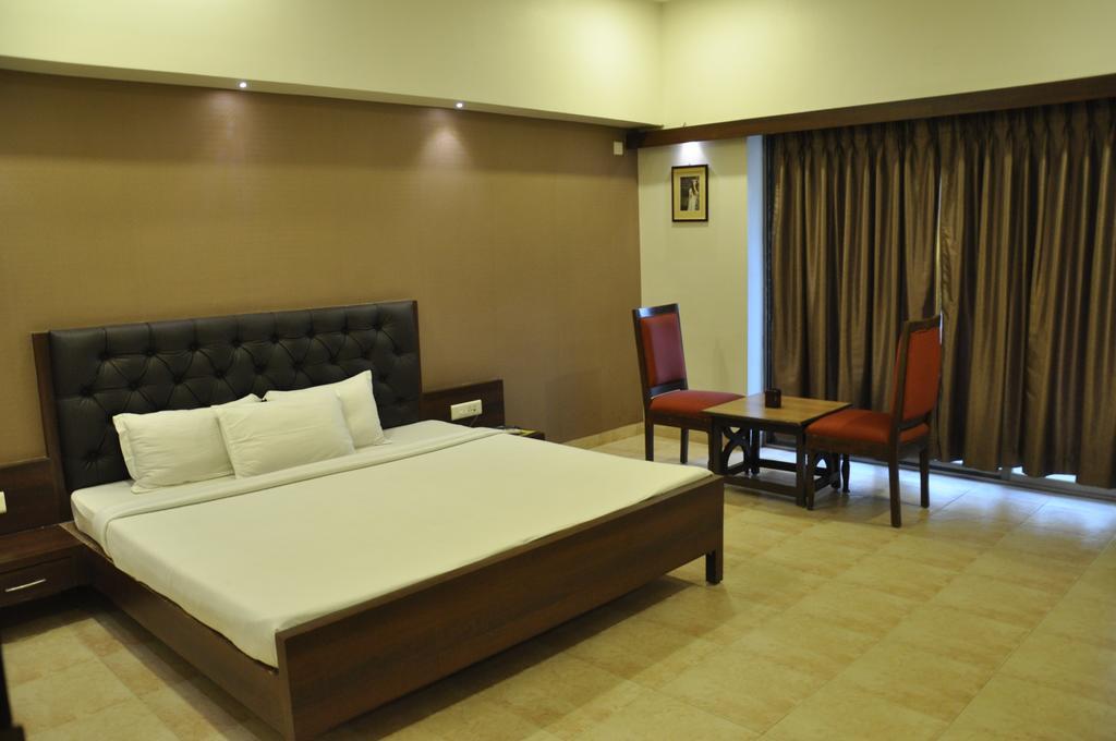Hotel Jabali Palace Jabalpur Bagian luar foto