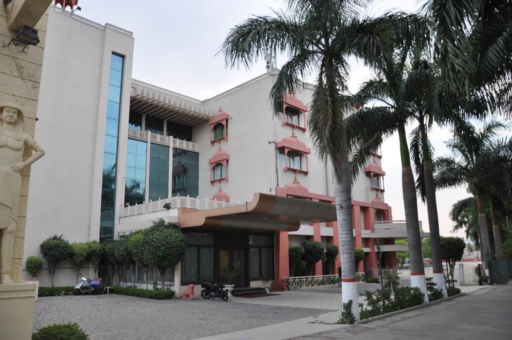 Hotel Jabali Palace Jabalpur Bagian luar foto