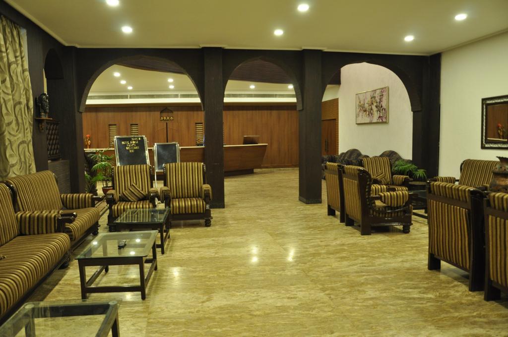 Hotel Jabali Palace Jabalpur Bagian luar foto