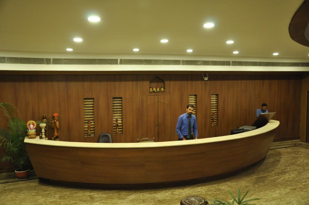 Hotel Jabali Palace Jabalpur Bagian luar foto