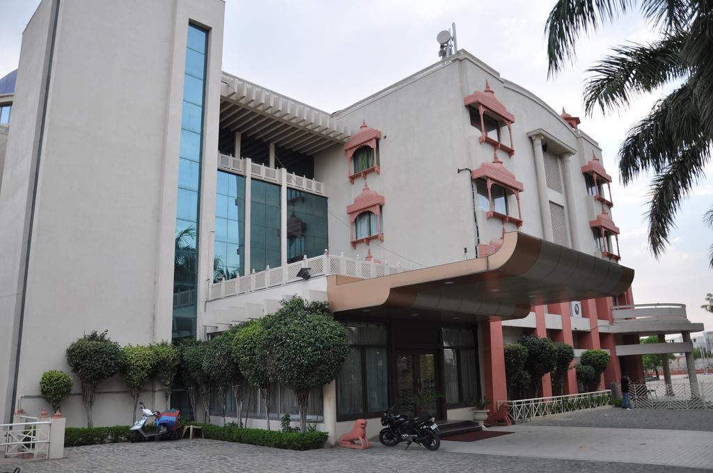 Hotel Jabali Palace Jabalpur Bagian luar foto