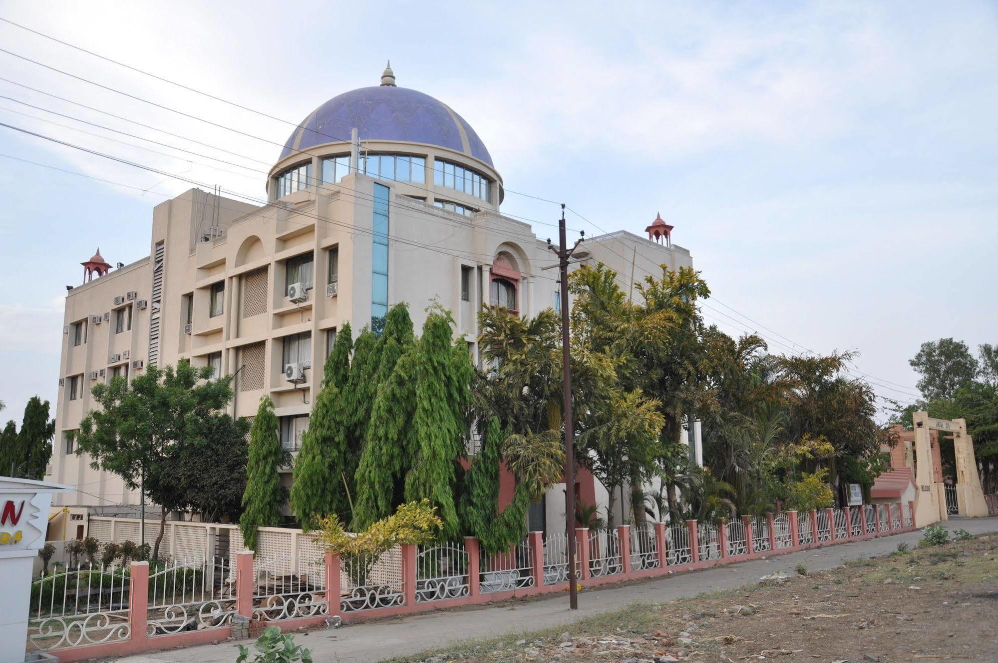 Hotel Jabali Palace Jabalpur Bagian luar foto