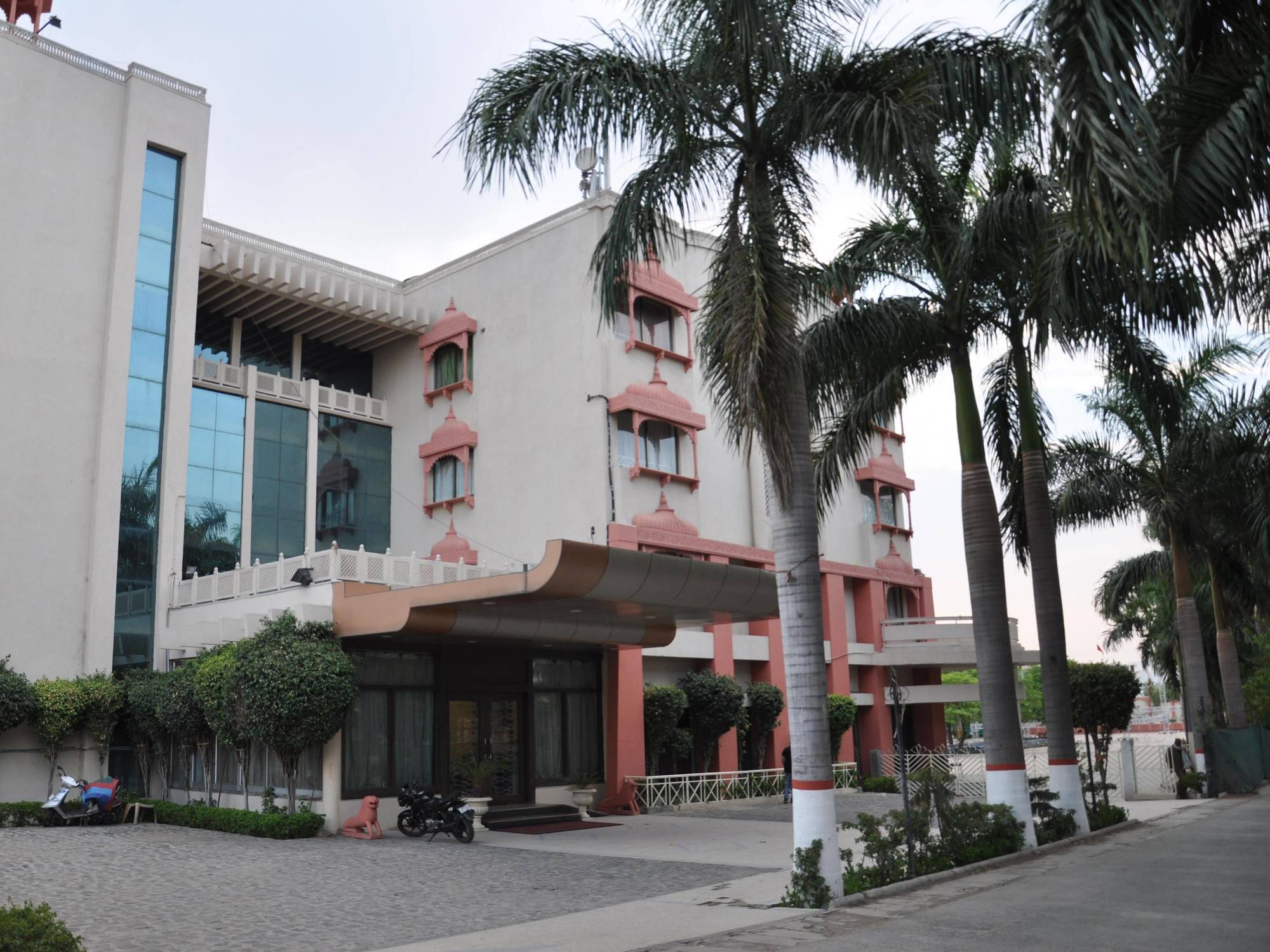 Hotel Jabali Palace Jabalpur Bagian luar foto